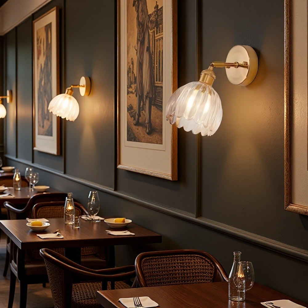 Applique a forma di bocciolo di tulipano dorato per interni classici