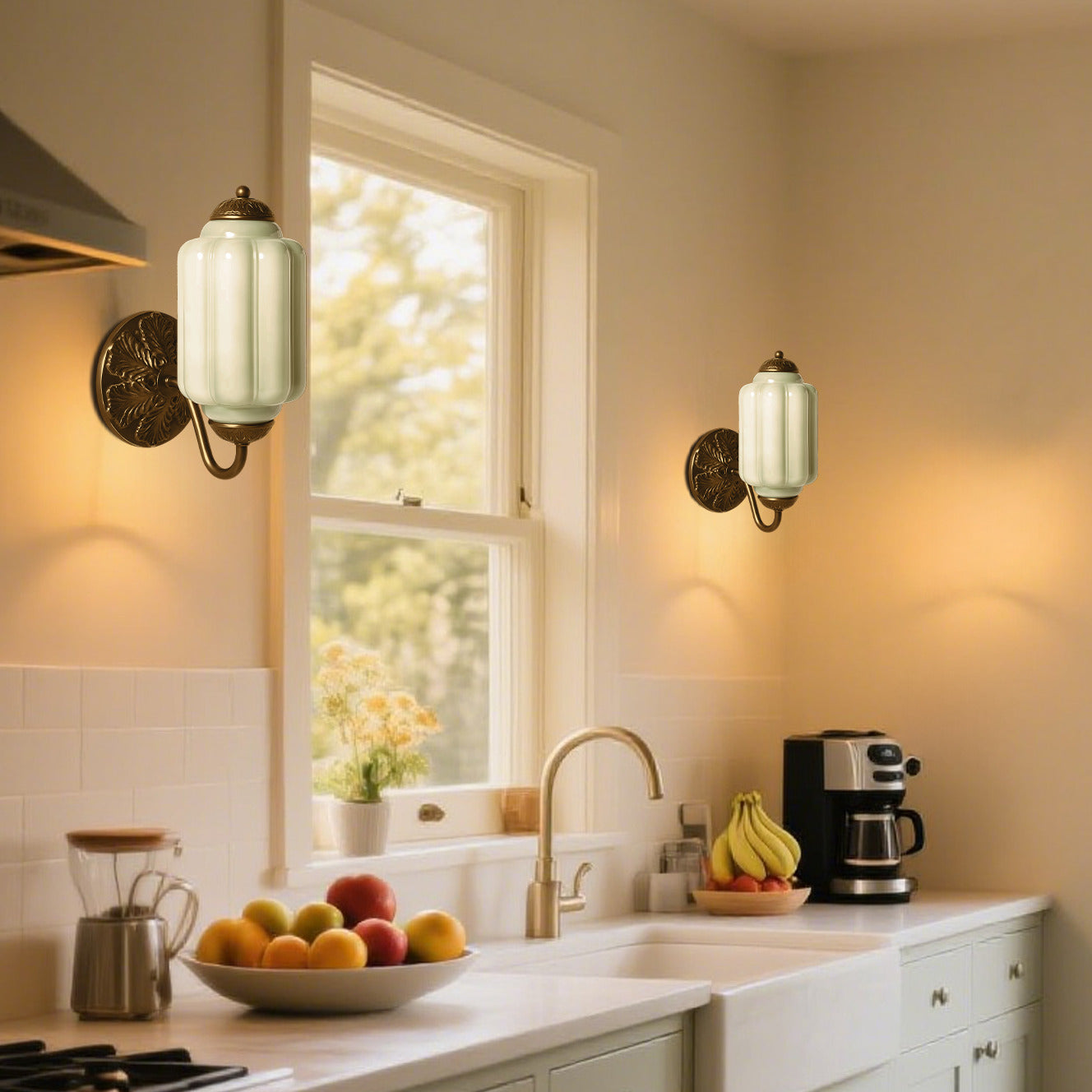 Applique classica in ottone con paralume in vetro - Illuminazione per corridoio