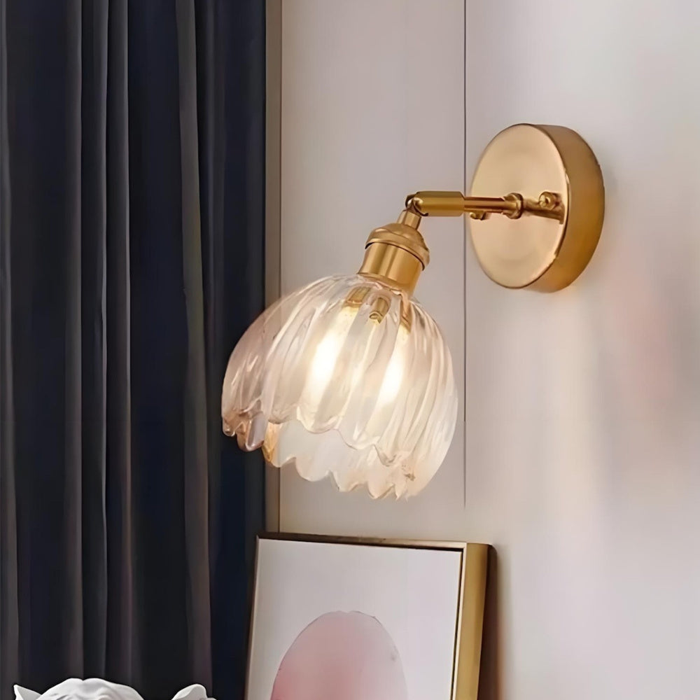 Applique a forma di bocciolo di tulipano dorato per interni classici