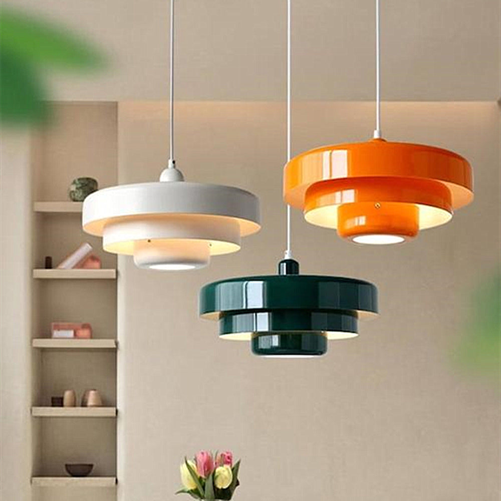 Lampada a sospensione con design a torta pastello per interni giocosi